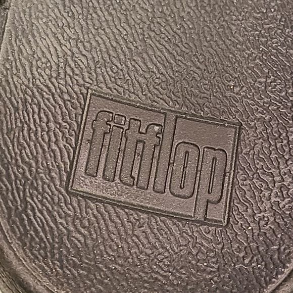 FitFlop Lulu Black Leather Sandal | 8 | EUC | MSRP $85 - Picture 8 of 9